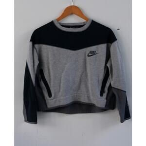 Nike Sweatshirt Womens Medium Gray Tech Fleece Cropped Crew Neck